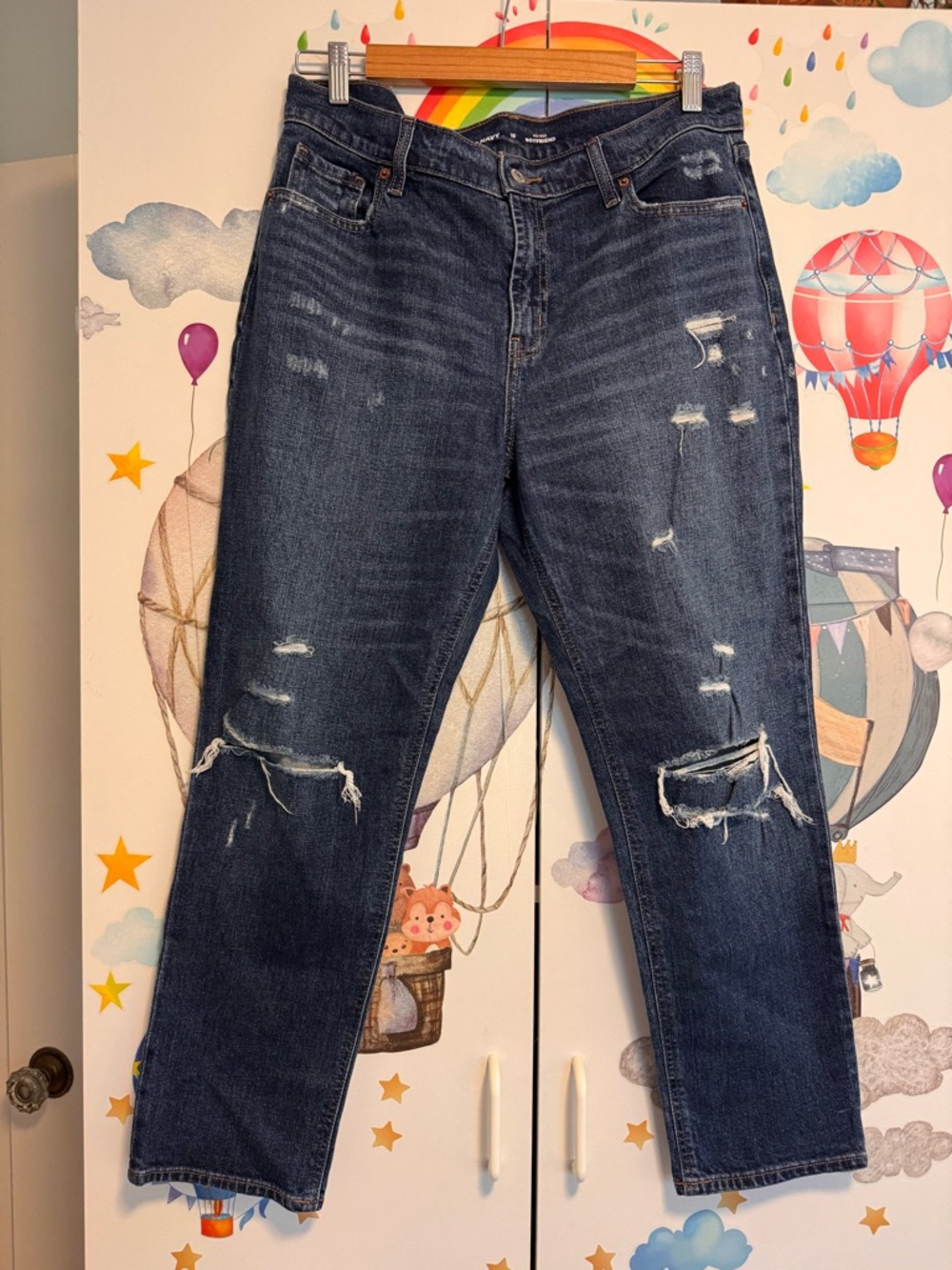 Old Navy dark distressed mid rise boyfriend Jean 10 nwot